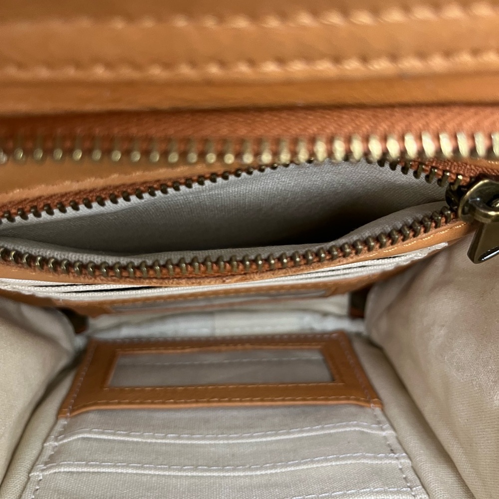 Minooy Naya Small Tan Leather Women's Crossbody Bag - Picture 3 of 13